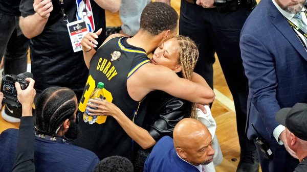 Sonya Curry and Stephen Curry