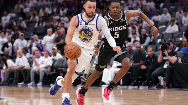 Stephen Curry and De'Aaron Fox