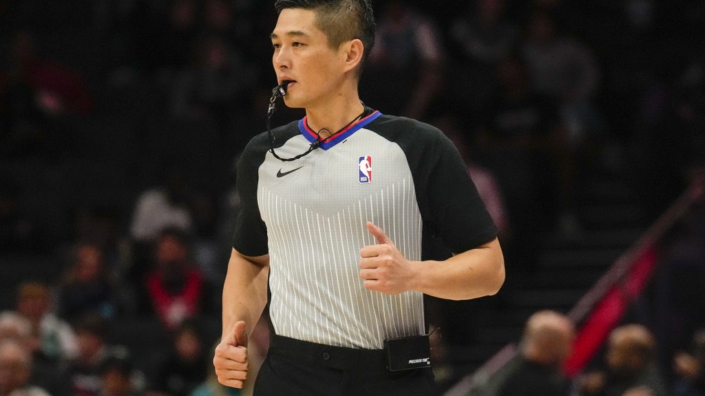 For one referee, path from Korea to the NBA wasn't easy