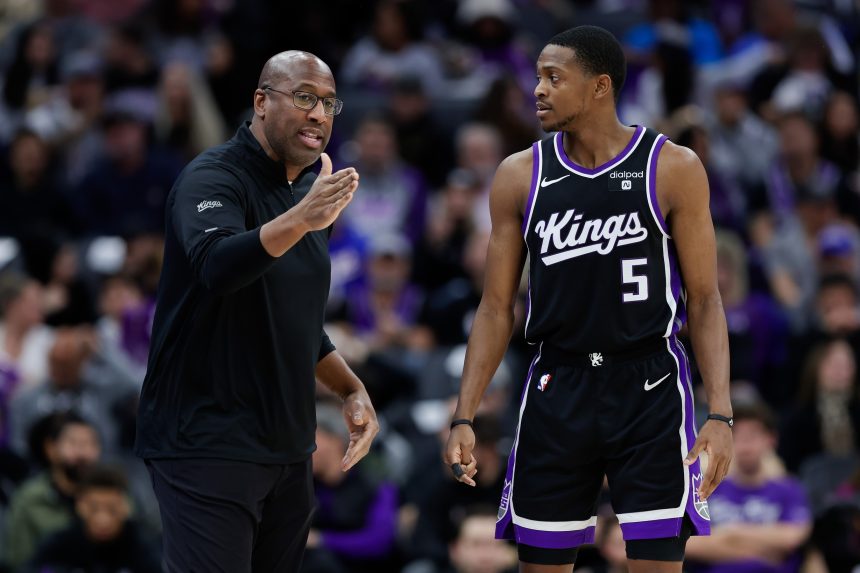 De'Aaron Fox and Mike Brown