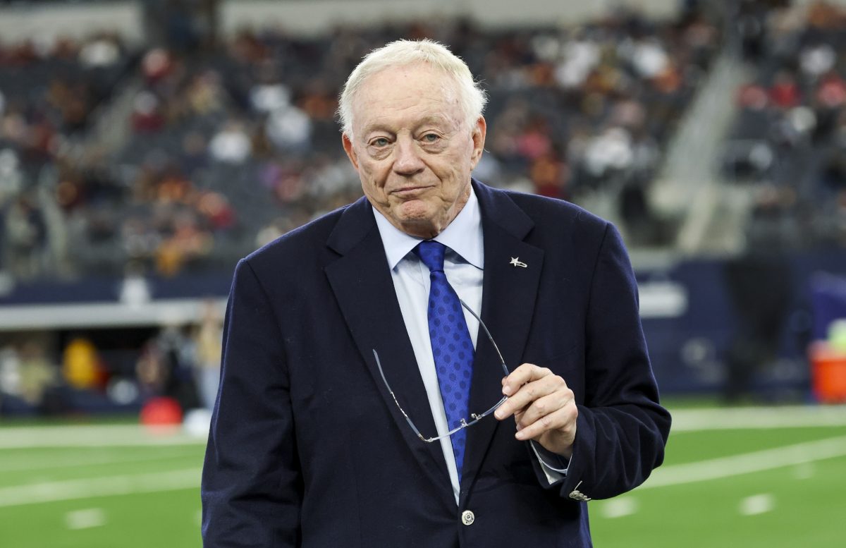 Report: Dallas Cowboys owner Jerry Jones donated to Donald ...